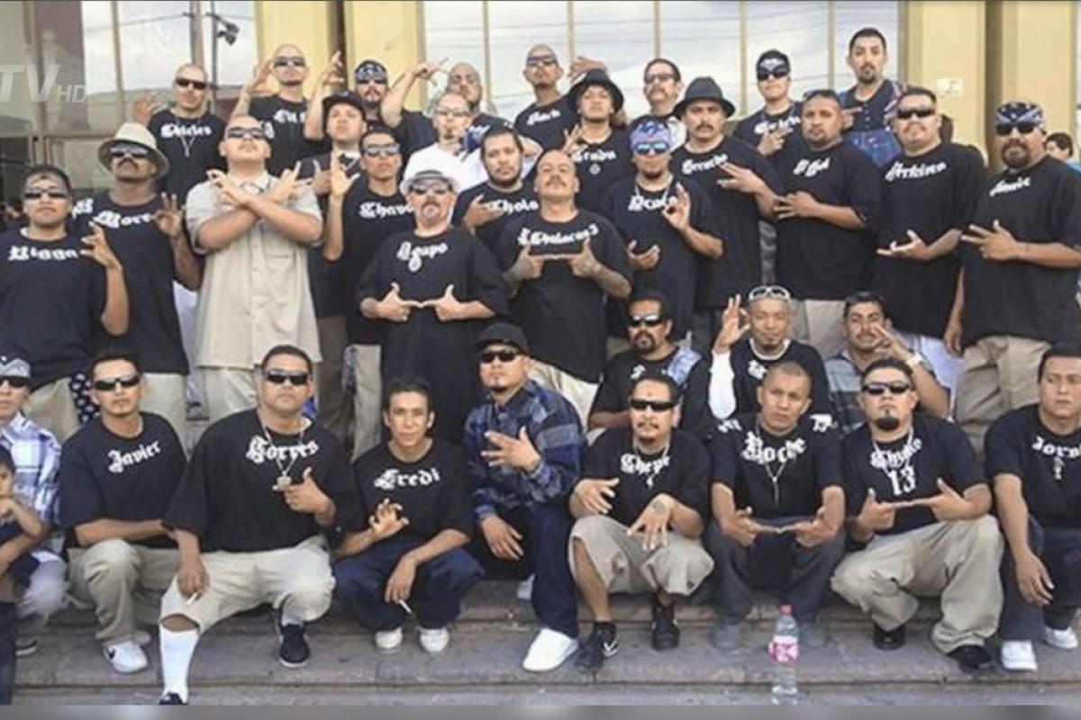cholos wearing cortez
